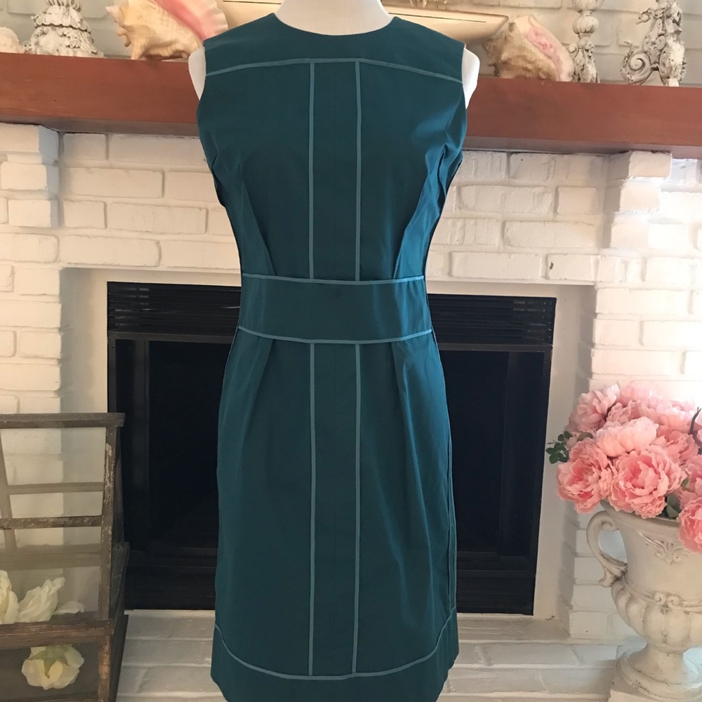 SoCa St. John dress size 8 NWT.